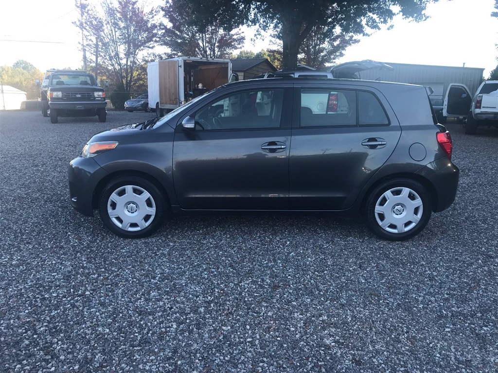 2014 Scion xD Base photo 4