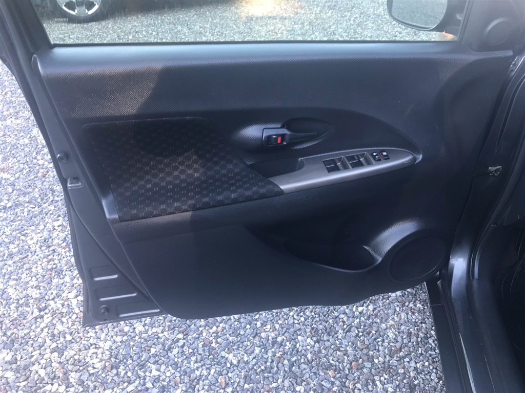 2014 Scion xD Base photo 9