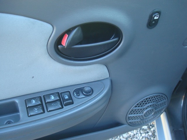 2007 Saturn ION 2 photo 10