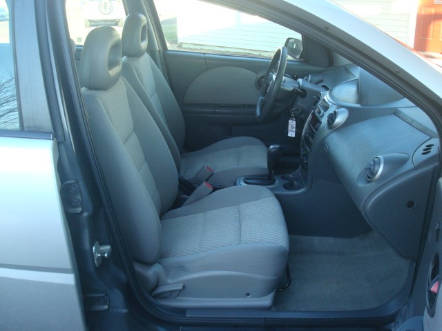 2007 Saturn ION 2 photo 16