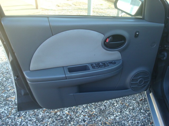 2007 Saturn ION 2 photo 9