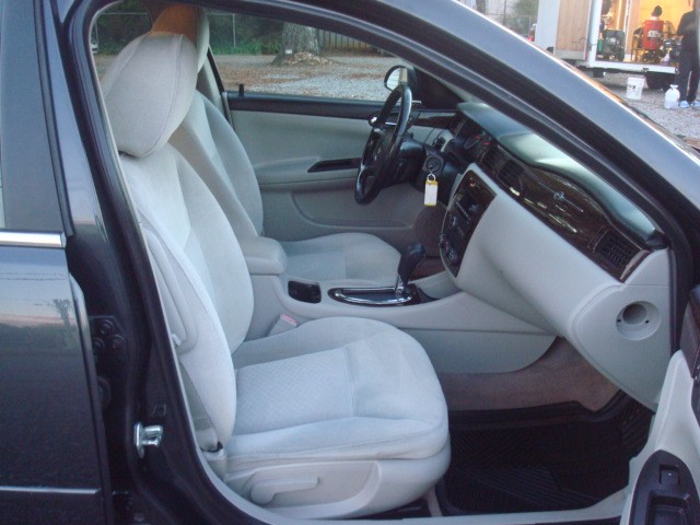 2013 Chevrolet Impala 1FL photo 17