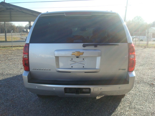 2012 Chevrolet Suburban LT photo 6