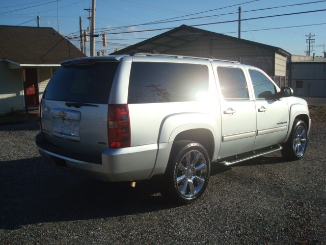 2012 Chevrolet Suburban LT photo 7