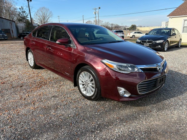 2014 Toyota Avalon Limited Hybrid's photo