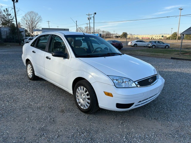 2006 Ford Focus Base's photo