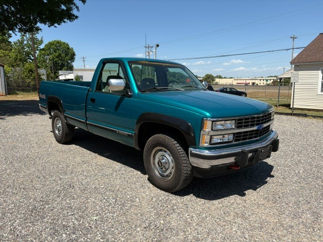 Chevrolet C/K 2500 HD Reg. Cab 8-ft. Bed 4WD in Statesville