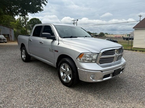 2017 RAM 1500 SLT Crew Cab