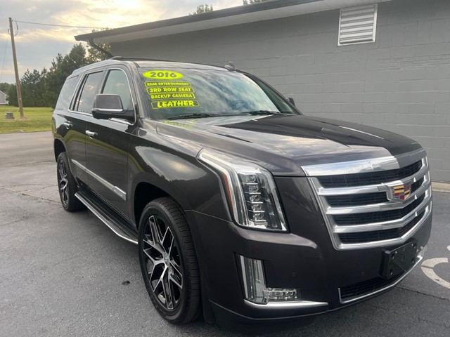 CADILLAC ESCALADE LUXURY in Wilson