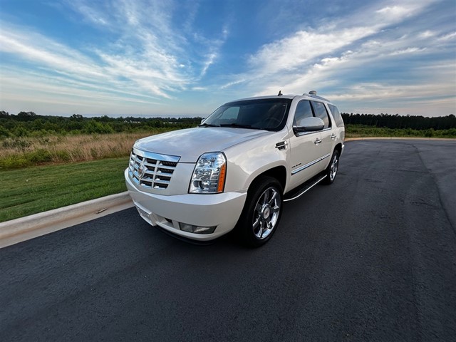 Cadillac Escalade Luxury 2WD in Saluda