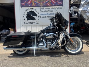 2017 Harley-Davidson FLHXS -