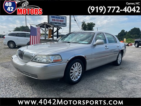 2003 Lincoln Town Car Signature