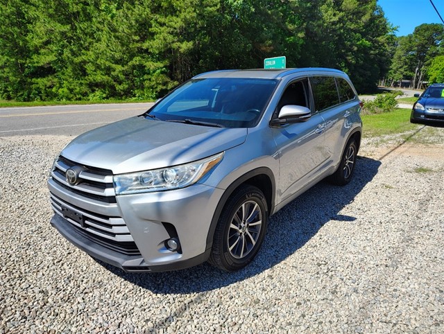 Toyota Highlander XLE FWD V6 in Spring Hope