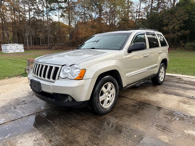 JEEP GRAND CHEROKEE LAREDO in East Bend