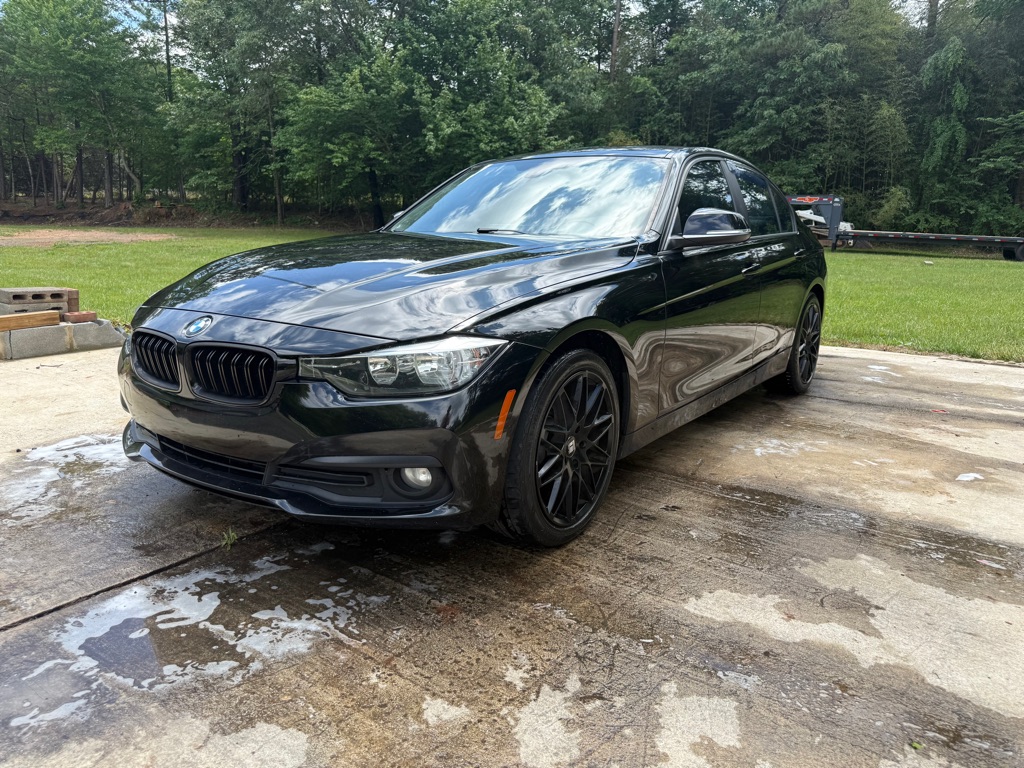 2017 BMW 3 Series 320i Sedan's photo
