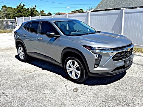 2025 Chevrolet Trax LS