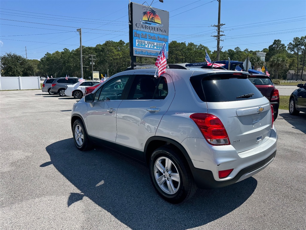2020 Chevrolet Trax LT photo 3