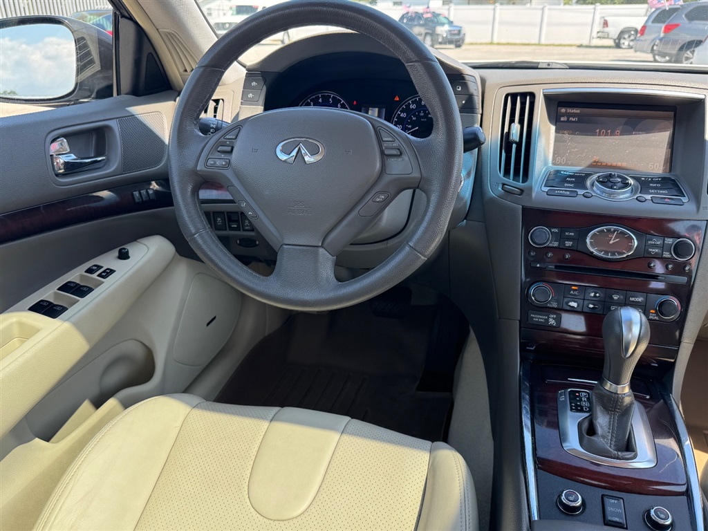 2011 Infiniti G37 photo 15
