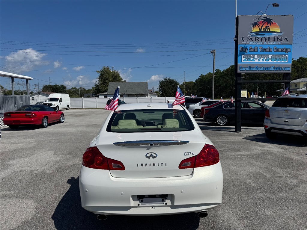 2011 Infiniti G37 photo 5