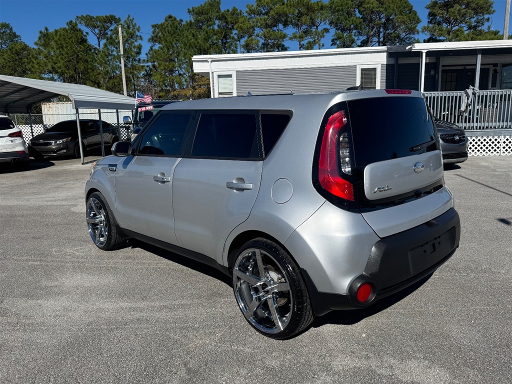 2014 Kia Soul Plus photo 2