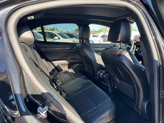 2023 Alfa Romeo Stelvio Estrema - Photo 12