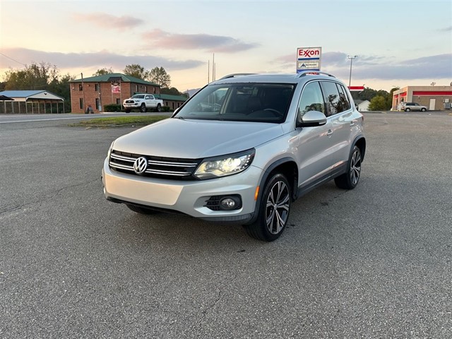 VOLKSWAGEN TIGUAN S/SE/SEL in Mt Airy