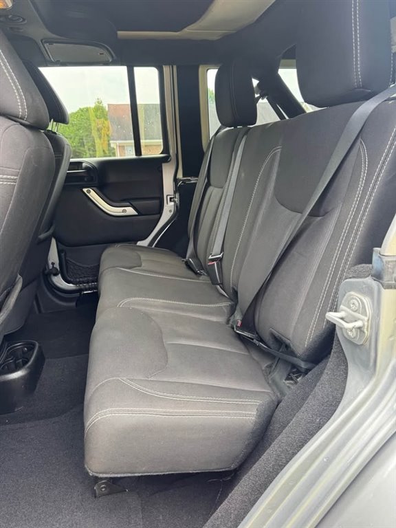2015 Jeep Wrangler Sahara photo 10