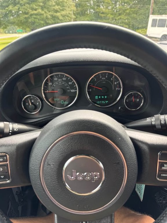 2015 Jeep Wrangler Sahara photo 11