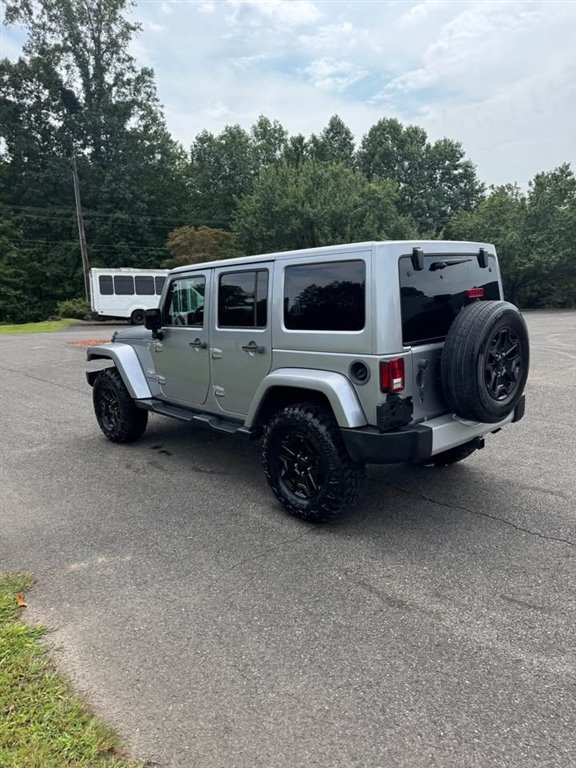 2015 Jeep Wrangler Sahara photo 4