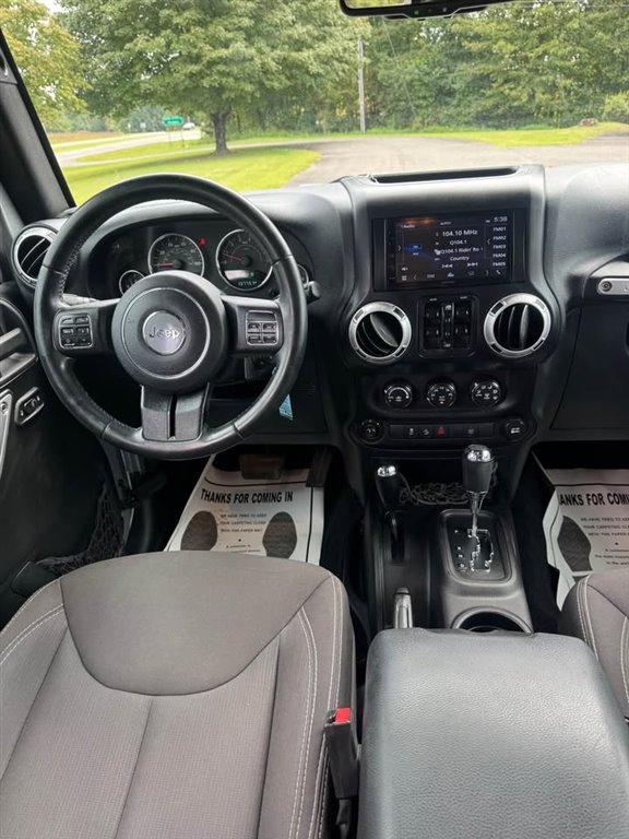 2015 Jeep Wrangler Sahara photo 7