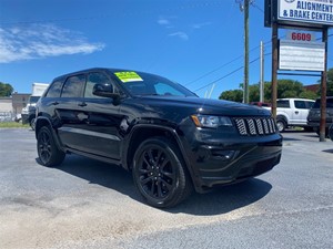 Picture of a 2018 Jeep Grand Cherokee Altitude 4WD