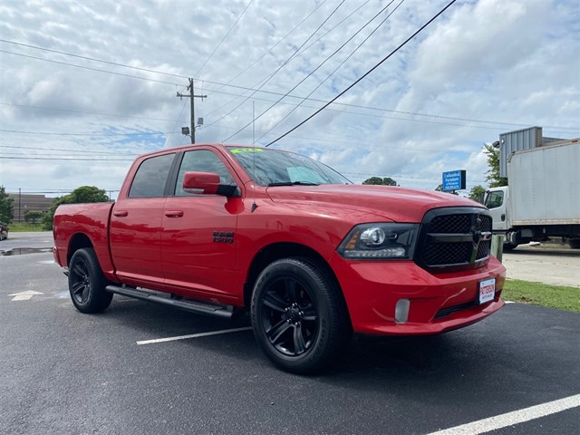 RAM 1500 NIGHT EDITION Crew Cab 4WD in Wilmington