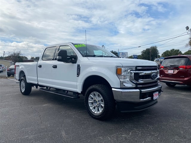 Ford F-250 Crew Cab XLT 4WD in Wilmington