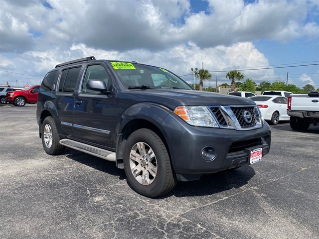 Nissan Pathfinder Silver Edition 4WD in Wilmington