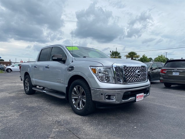 Nissan Titan SV Crew Cab in Wilmington