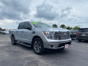 Picture of a 2017 Nissan Titan SV Crew Cab