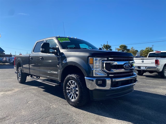 Ford F-350 XLT Crew Cab 4WD in Wilmington