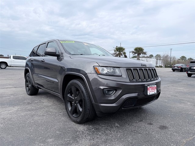 Jeep Grand Cherokee Altitude in Wilmington