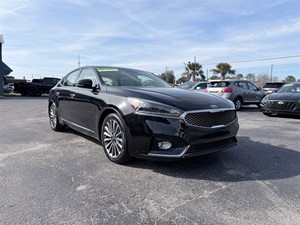 Picture of a 2017 Kia Cadenza Premium