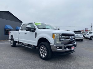 Picture of a 2017 Ford F-250 Lariat Crew Cab FX4 4WD