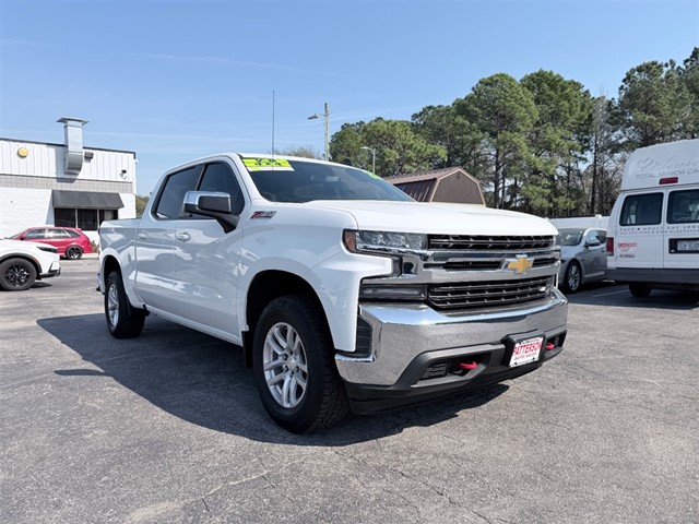 Chevrolet Silverado 1500 LT Crew Cab 4WD in Wilmington