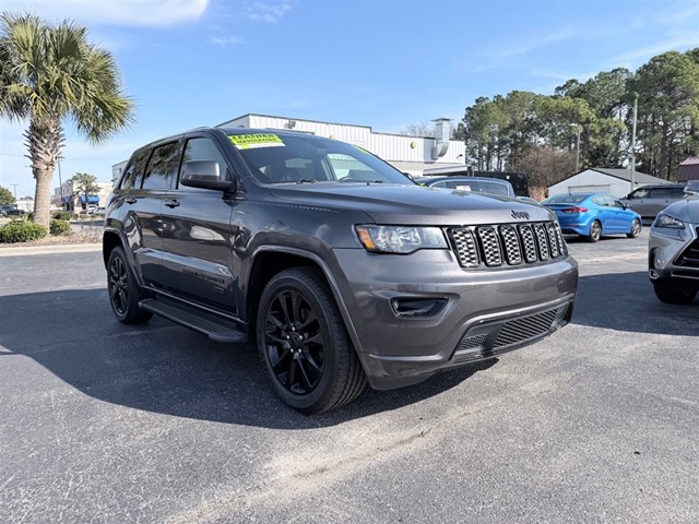Jeep Grand Cherokee Altitude in Wilmington