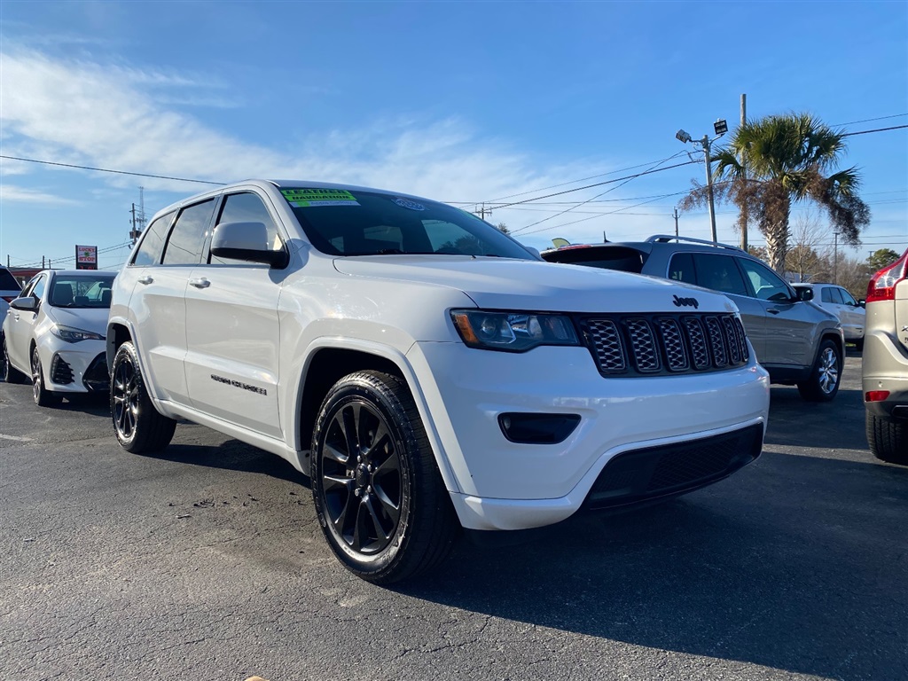 2018 Jeep Grand Cherokee Altitude's photo