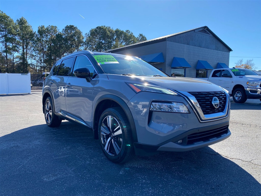 2021 Nissan Rogue SL's photo