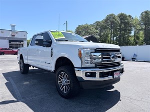 Picture of a 2017 Ford F-250 Lariat Crew Cab FX4 4WD