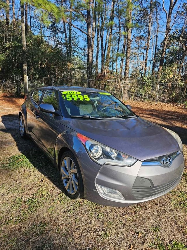 Hyundai Veloster Base 6AT in Navassa