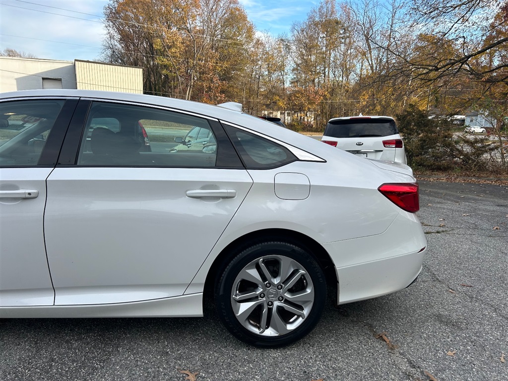 2020 Honda Accord LX photo 4