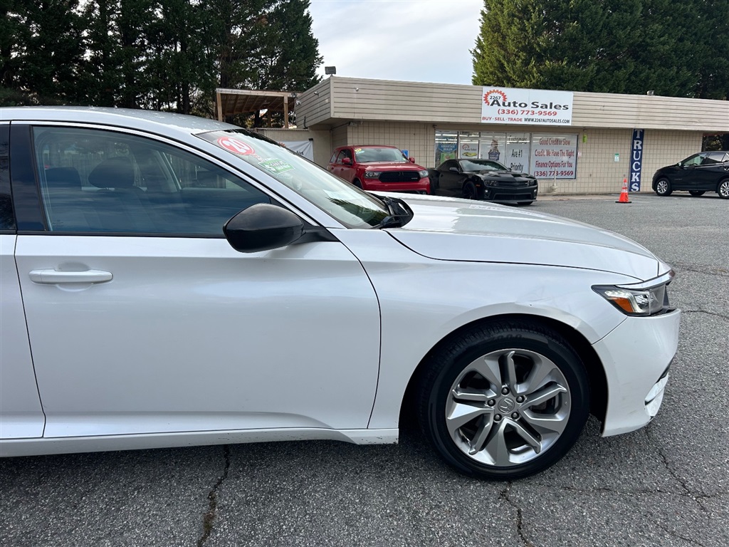 2020 Honda Accord LX photo 9