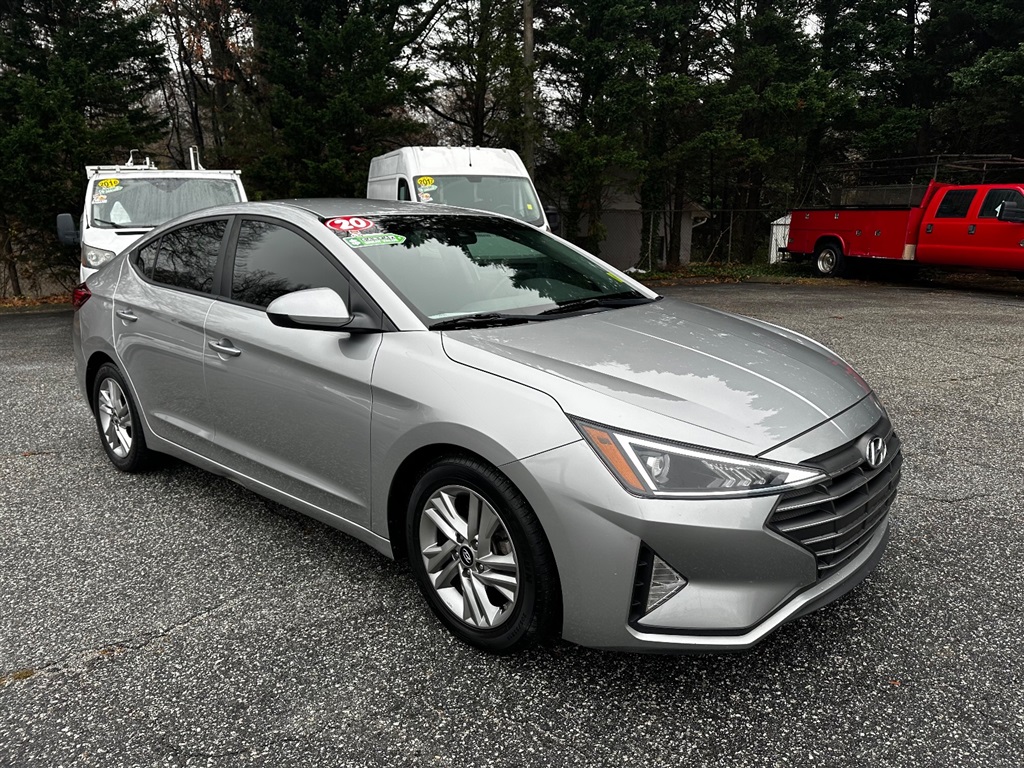 2020 Hyundai Elantra SEL photo 15