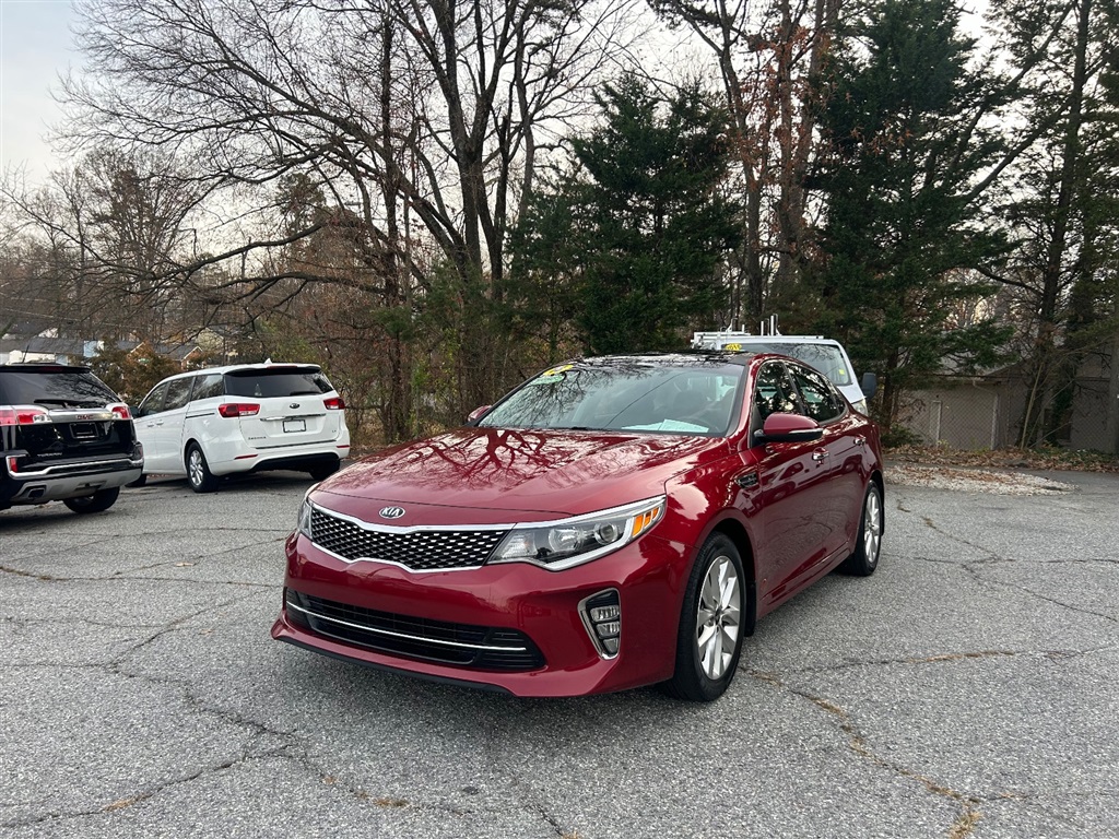 2018 Kia Optima S photo 2